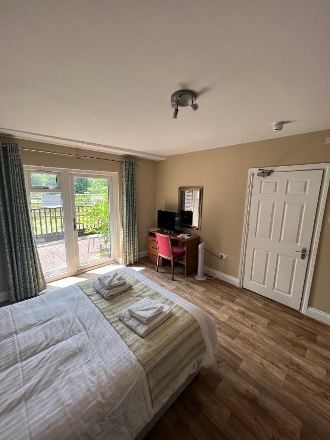 تينبوري Cadmore Lodge Bed & Breakfast المظهر الخارجي الصورة